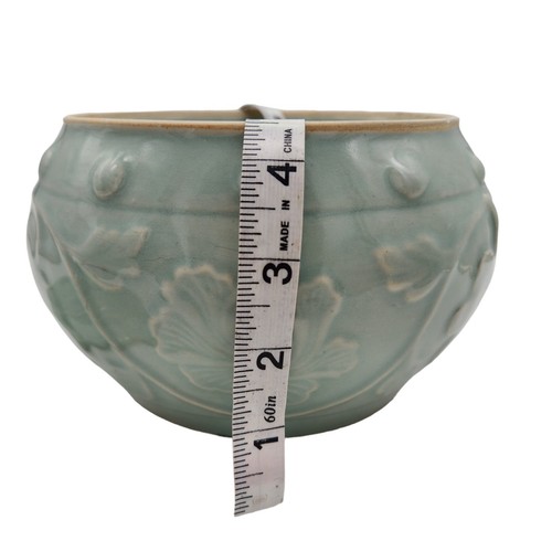 Vintage Handmade Celadon Tureen Covered Serving Bowl Dimensional - Picture 8 of 12