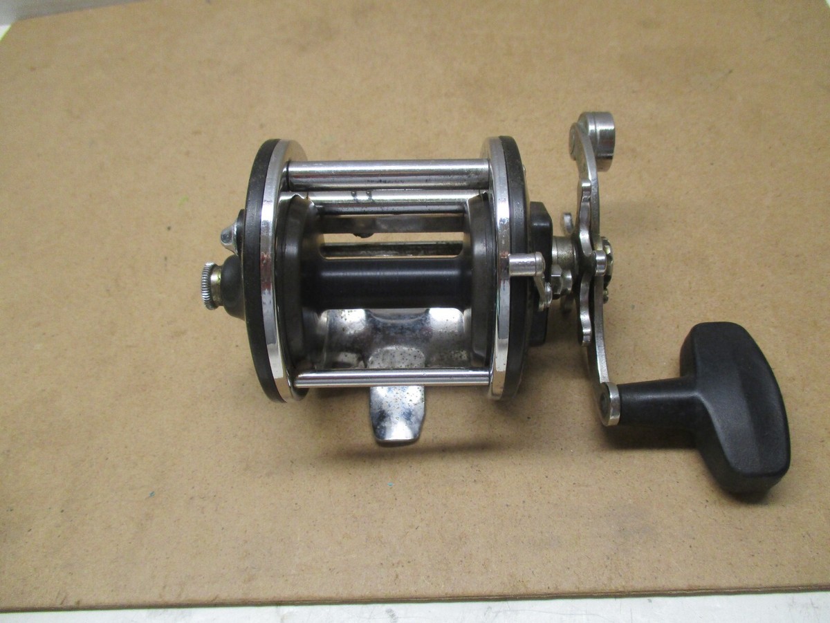PENN NO. 9 LEVEL WIND FISHING REEL RIGHT HANDED PENN NO. 9 LEVEL WIND FISHING REEL RIGHT HANDED