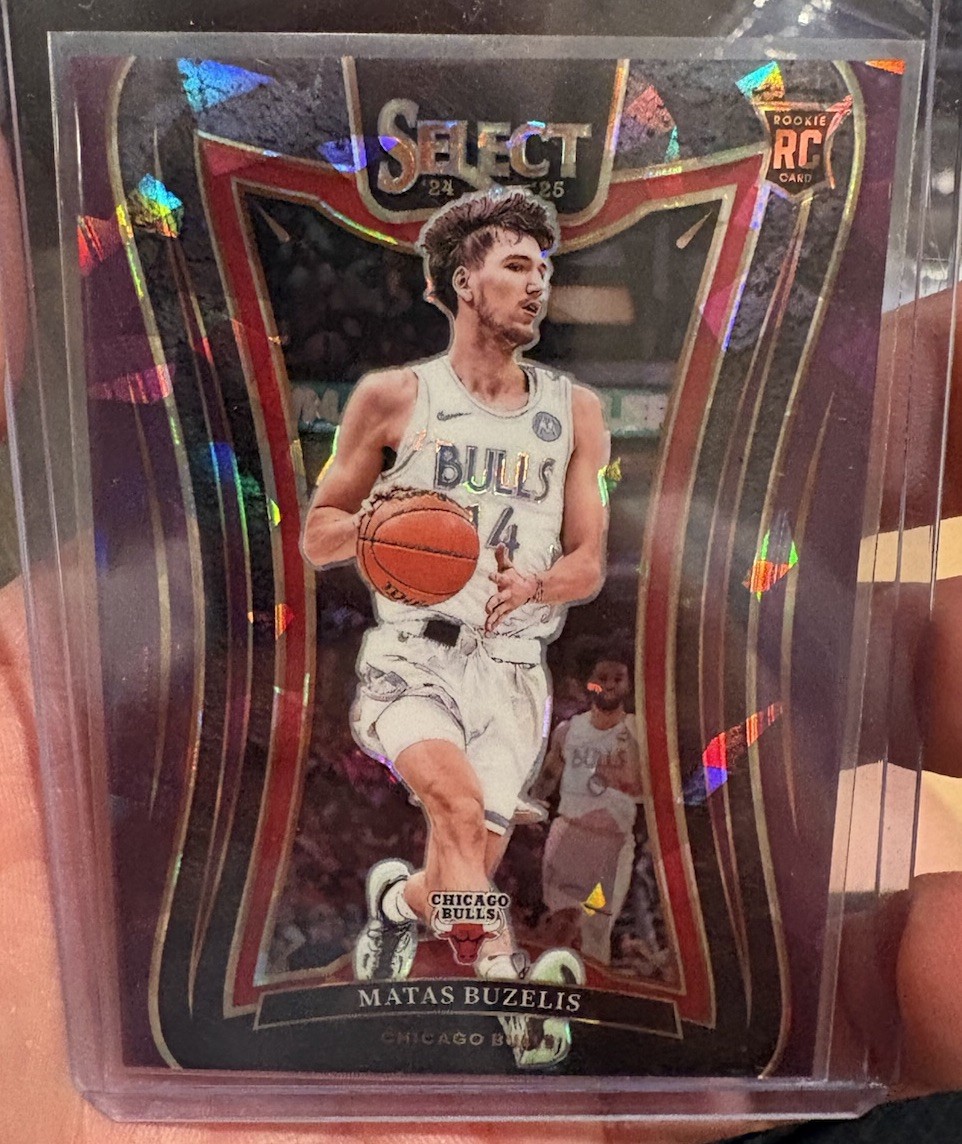 2024-25 Panini Select Matas Buzelis Pink Cracked Ice /99 RC #384 Bulls