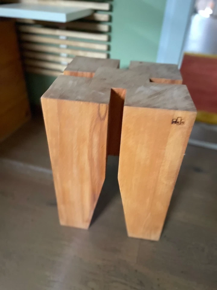 Backenzahn Hocker aus Massivholz - Bild 2 von 4