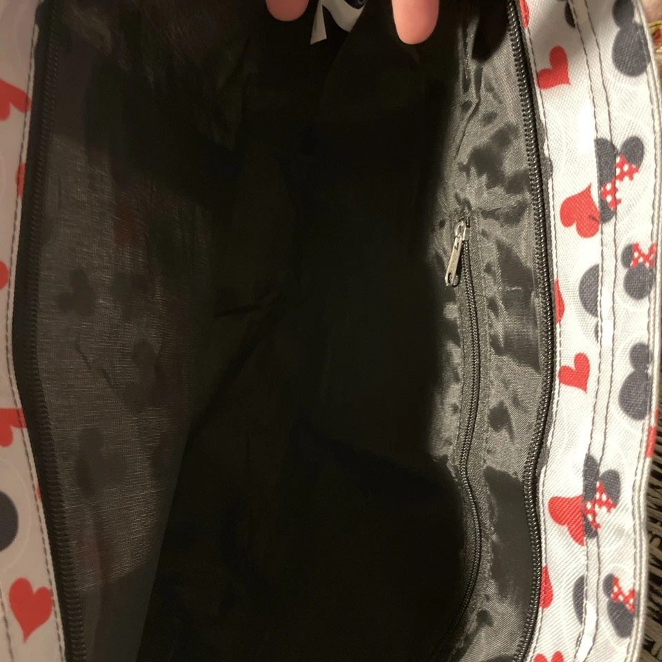 Bolsa/bolsa grande/saco de fraldas Disney Minnie Mouse ~corações de bolinhas vermelhas - Imagem 4 de 4