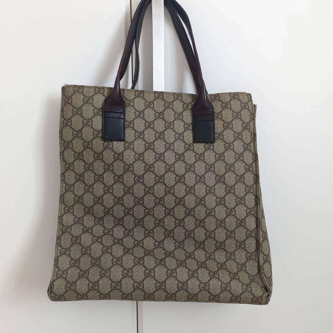 Sac fourre tout Gucci Supreme A4 taille OK