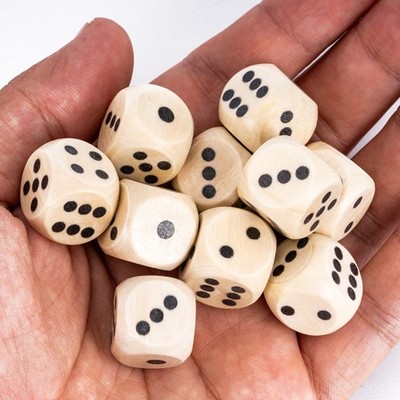 10Pcs 16mm D6 Dice Set Wooden Standard 6 Sided Dice Set with Round Corner for...