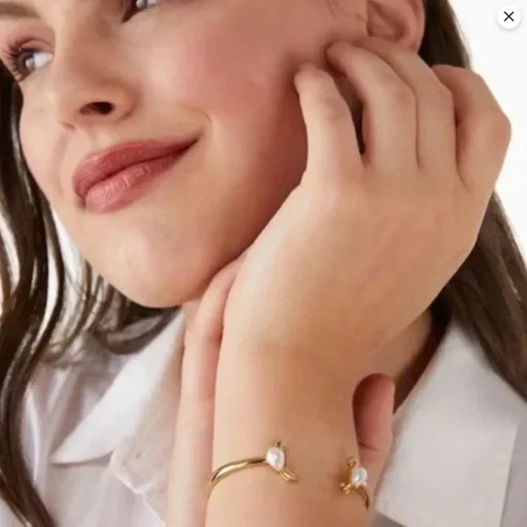Brazalete Kate Spade Oro Perla LOVE BIRD⭐️NUEVO CON ETIQUETA BISAGRA PRIMAVERA ESCENA PÁJARO BRAZALETE Foto 4 de 4
