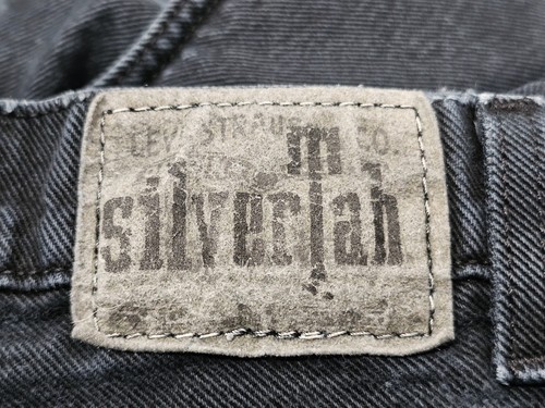 Pantalones de mezclilla vintage Y2K Levis Silvertab negros holgados skater grunge para hombre 30 x 29 usados