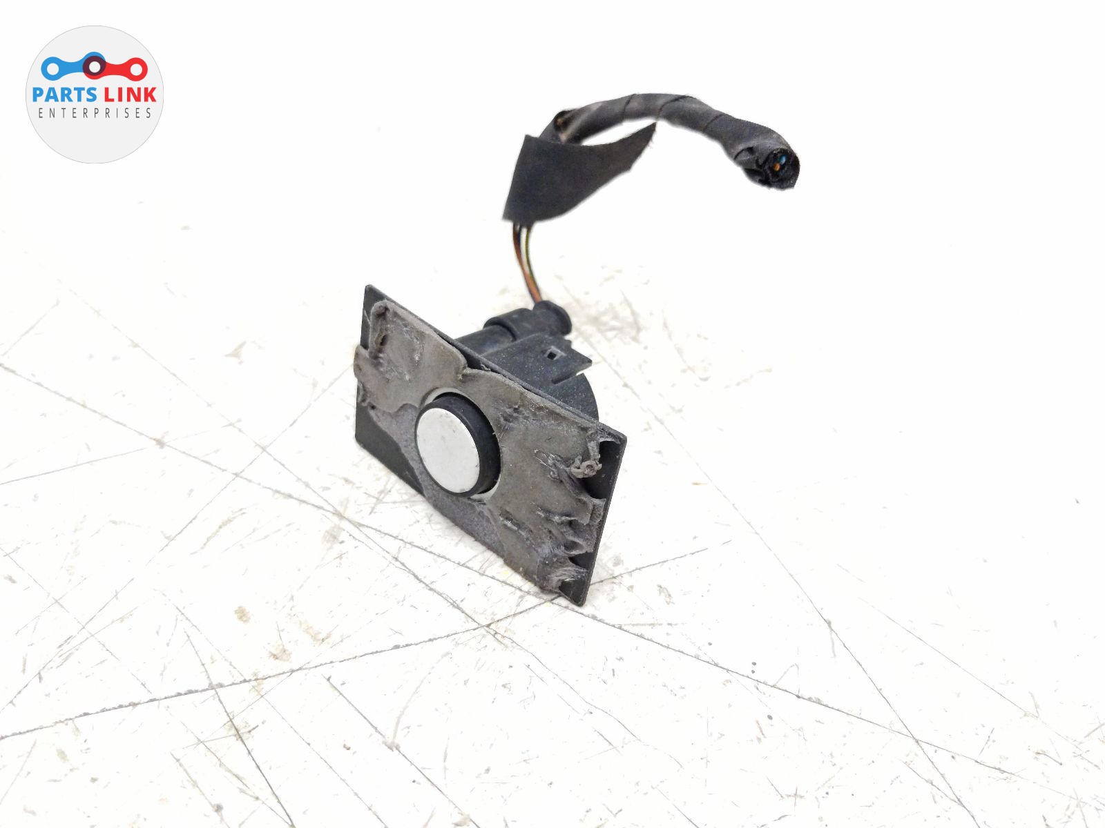2006-12 BENTLEY CONTINENTAL FLYING SPUR PARKING SENSOR BUMPER BRACKET TRIM 3W2