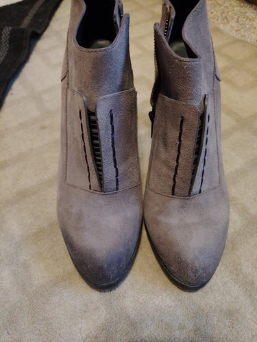 Elie Tahari Size 40.5 Gray Suede Ankle Boots Booties - Picture 6 of 9