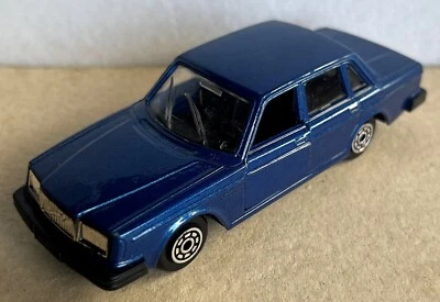 Norev Jet Car Volvo 264 bleu foncé 1/43ème Made in Portugal - Photo 1/3
