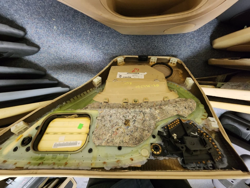 1998-1999-2000 2001 2006 MERCEDES ML320 ML430 W163 ЛЕВАЯ ЗАДНЯЯ ВНУТРЕННЯЯ ДВЕРНАЯ ПАНЕЛЬ - Изображение 2 из 2