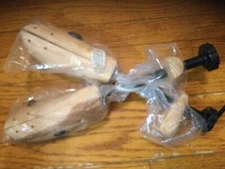 2Pcs Shoe Stretcher 2-Way Shoe Widener Expander Shoe Tree Wooden for Men