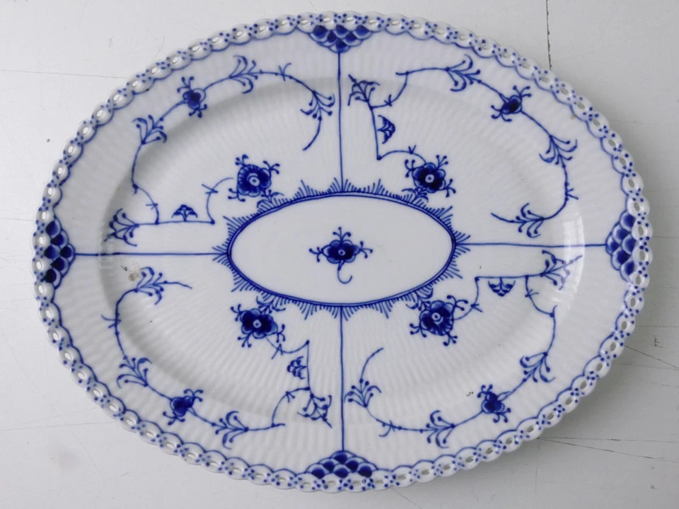 Royal Copenhagen Musselmalet blau Vollspitze Servierplatte Form 1147 KS-336