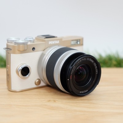 Pentax Q-S1 12.4MP White 02 Standard Zoom Lens Kit W/ Box Japan