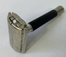 1960 F4 US Gillette Black Handle “Super Speed” Flare Tip DE Razor.