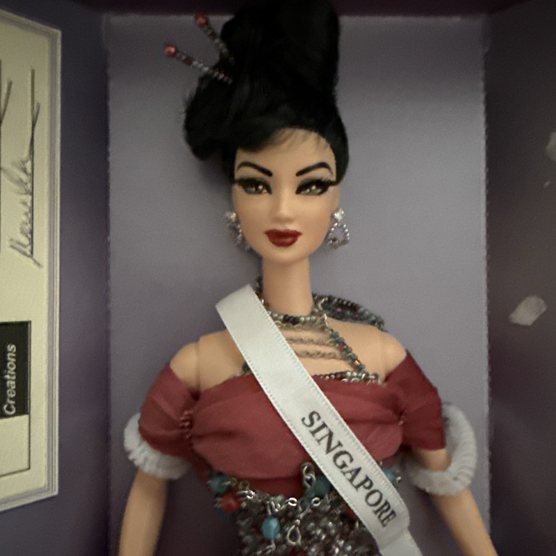 OOAK  Barbie/ DOTW Barbie/ Ninimomo - Miss Singapore