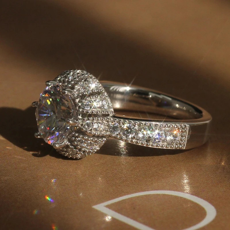 Chic Luxury Fashion Womens CZ Engagement Ring Cubic Zirconia Silver Plated Rings