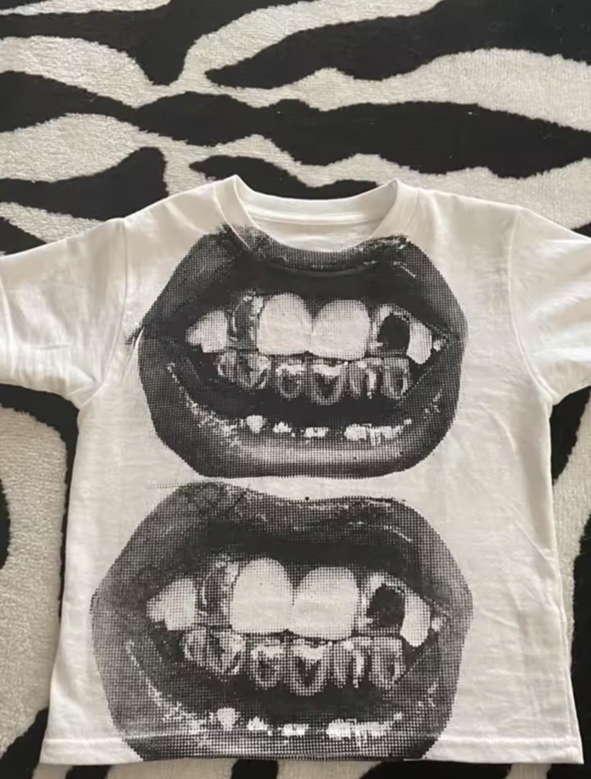 Y2K Gothic Lips Graphic Baby Tee White Women’s Size Small