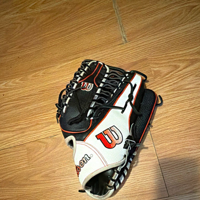 Wilson A2000 Leather Baseball Glove LHT Lace-Up  still very new (broken in well)
