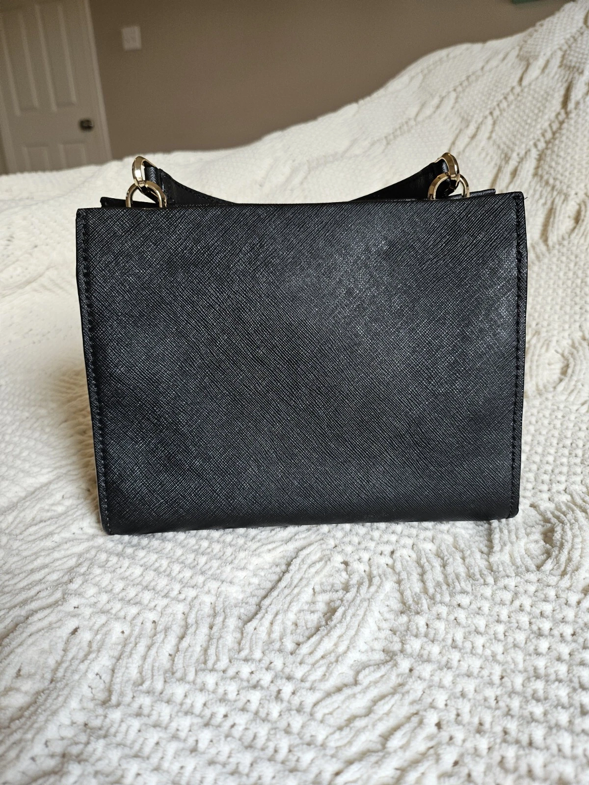 Kate Spade Cameron Street Sarah piccola borsa a tracolla nera in pelle saffiano