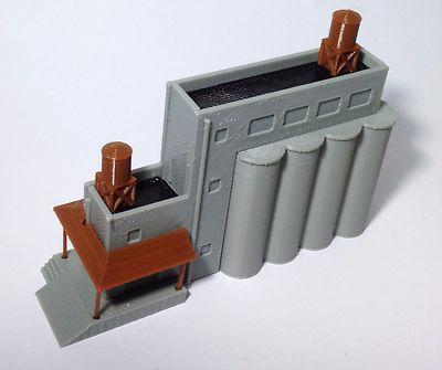 Outland Models Train Railway Layout Industrial Facility Grain Silos Z Scale