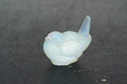 6 Antique French Sabino Opalescant Glass Figurines Butterfly Elephant Sparrows - Picture 7 of 12