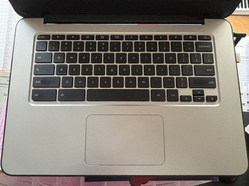 HP CHROMEBOOK 14 G4 , 4GB RAM, HP Mouse And Power Supply. - Picture 2 of 7