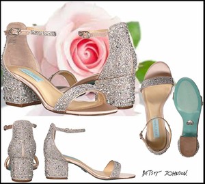 betsey johnson mari champagne