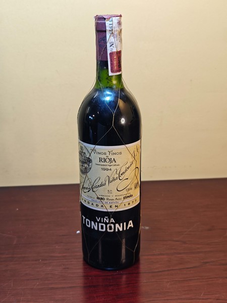 Botella de vino tinto Viña Tondonia Reserva 1994 - Rioja