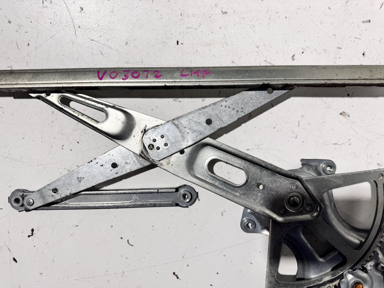 Toyota Yaris Left Front Door Window Regulator NCP90 10/2005-07/2011 - thumbnail 2