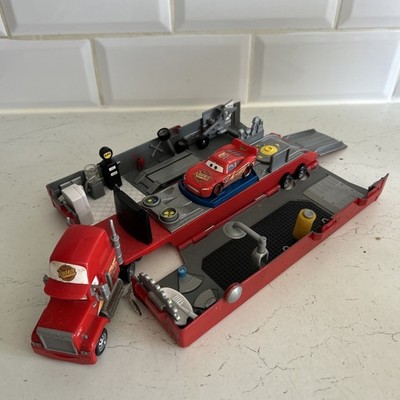 SELTEN ORIGINAL 2006 Mack Truck + Lightning McQueen Disney Pixar Cars 