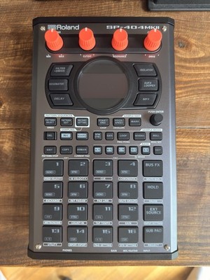 SP404 MKII - Lightly Used, Perfect Condition (Chroma Caps + Original Knobs)