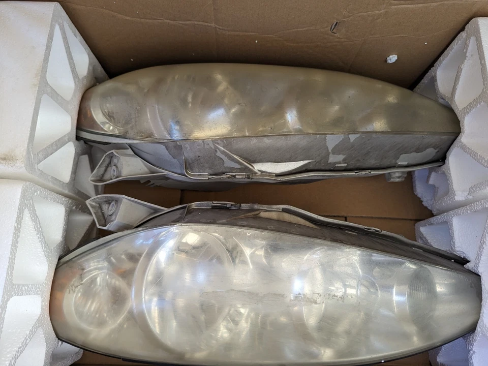 Conjunto de faros Dorman 1590989 para Toyota Camry 05-06 Foto 2 de 3