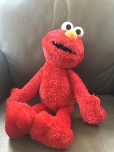 peluche de elmo