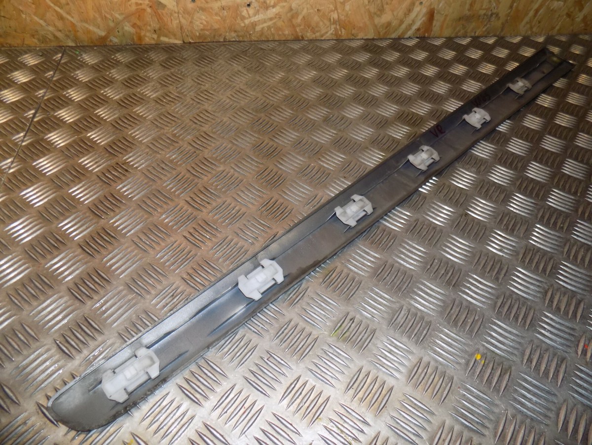 Mercedes W245 B-Klasse Zierleiste Leiste Vorne Rechts  