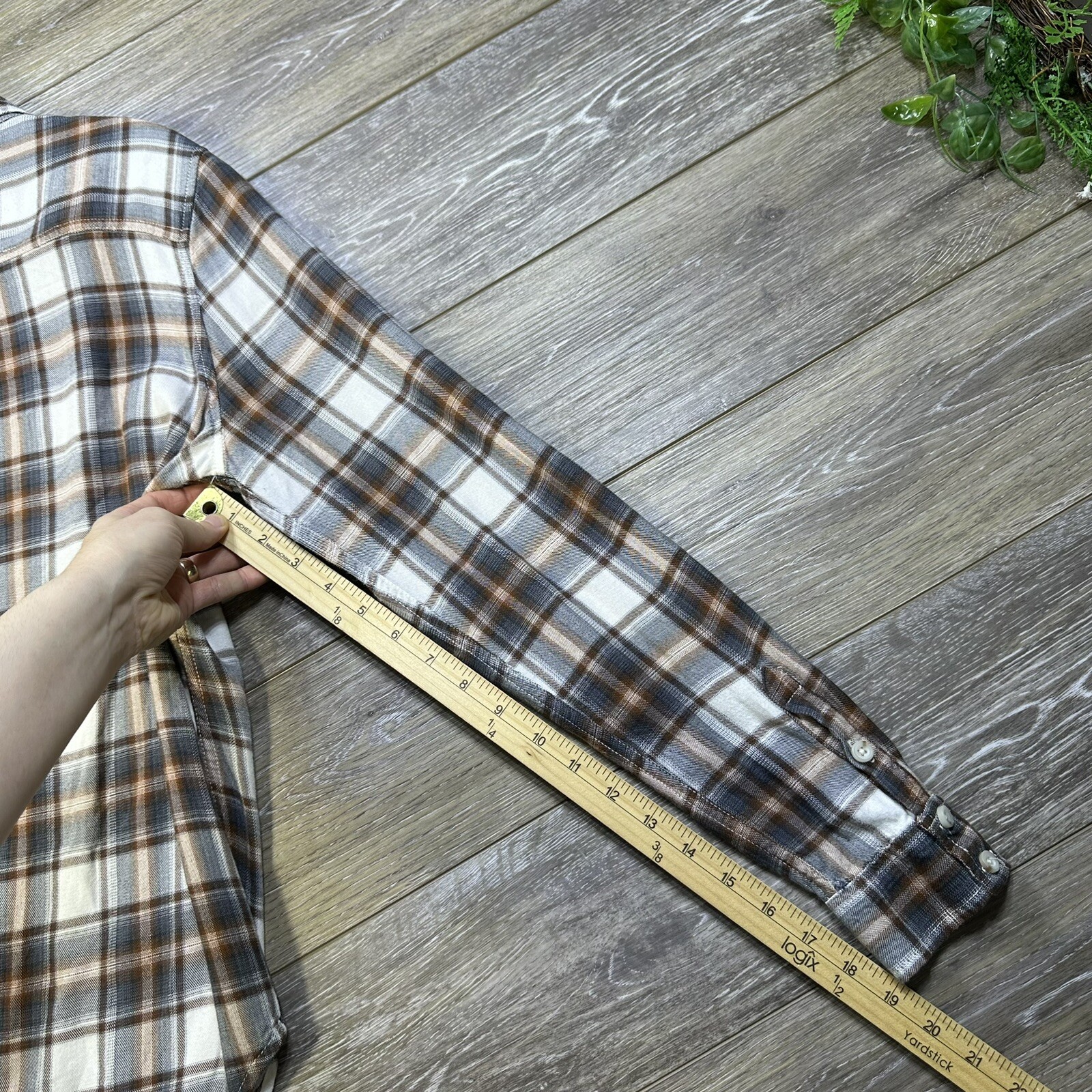 Flannel Button Down Size Medium Boyfriend Fit Sof… - image 19