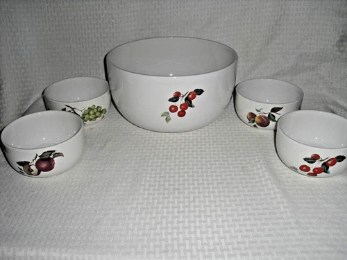 Vintage 4 BIA Cordon Bleu Catherine 5.5" Bowls & 1 Serving Bowl Fruit Themed