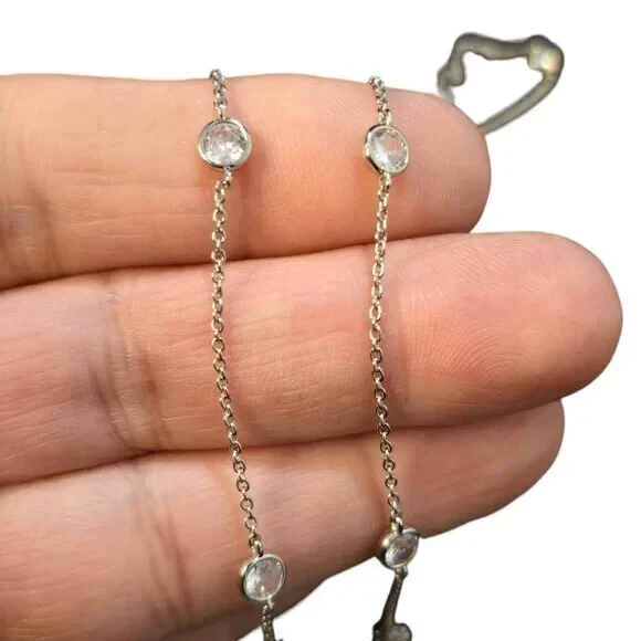 Collar Givenchy Plata Tono Cristal 42 Estación Hilos Nuevo con Etiquetas Precio de venta sugerido por el fabricante 88 USD Foto 4 de 4