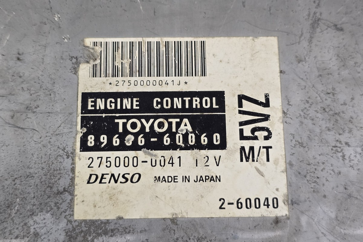 Toyota Land Cruiser KZJ90 Engine Computer 5VZ M/T 89666