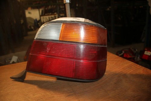 BMW 3ER (E36) 91-97 KOM. *RÜCKLICHT/HECKLEUCHTE* RECHTS 07/1995 CARAVAN