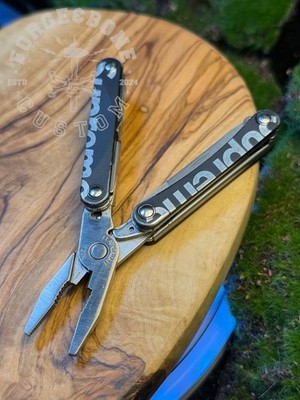 Leatherman x Supreme Squirt PS4 black, good condition, in box