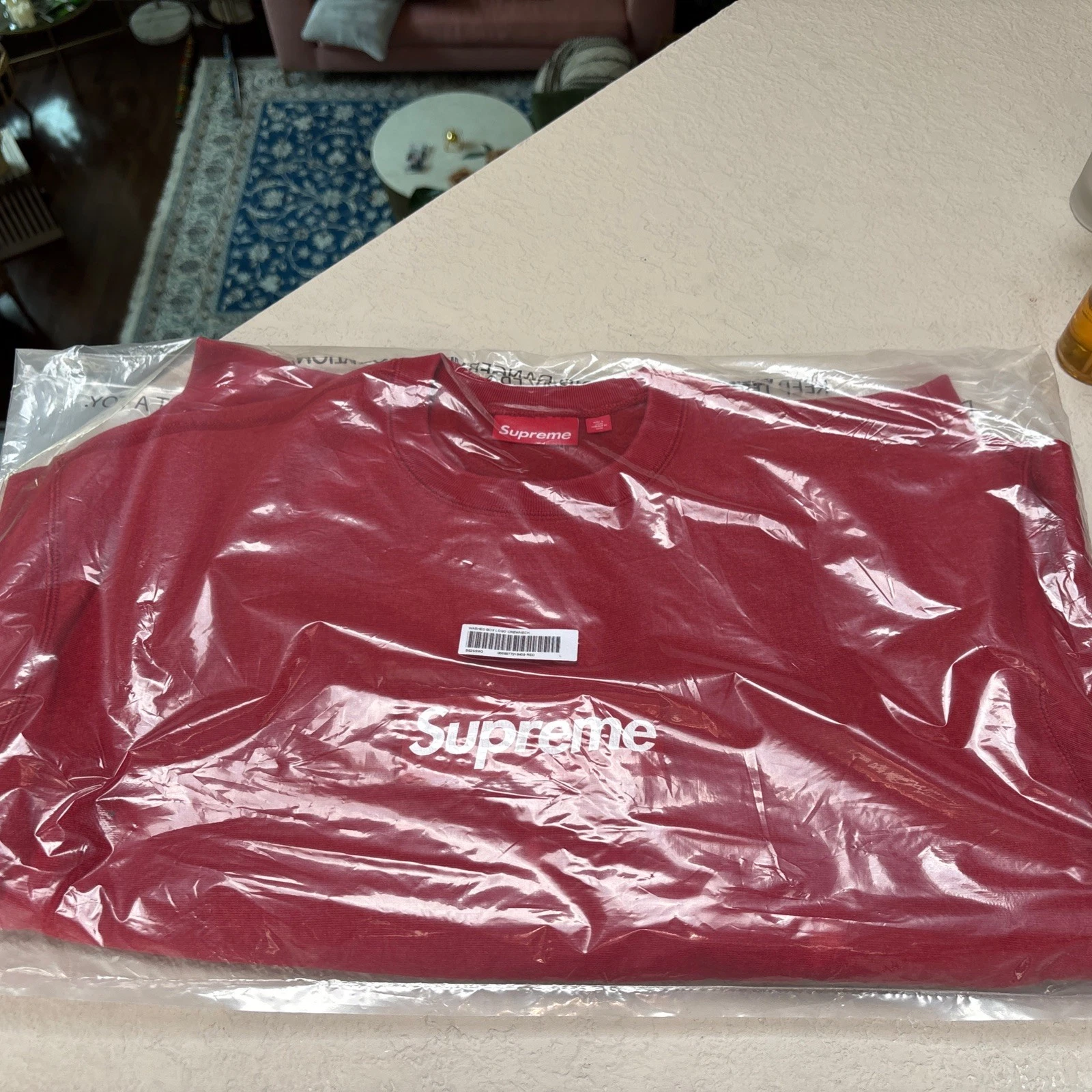 Sweat col rond rouge logo boîte lavée suprême taille L envoi rapide ?