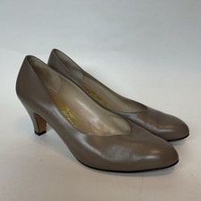 Salvatore Ferragamo VTG Beige Nude Tan Leather US 7,5C Heels Pumps Shoes Saks