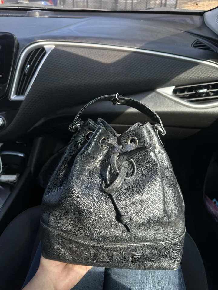 Винтажная сумка-ведро Chanel CC на шнурке цвет Caviar Small - Изображение 2 из 2