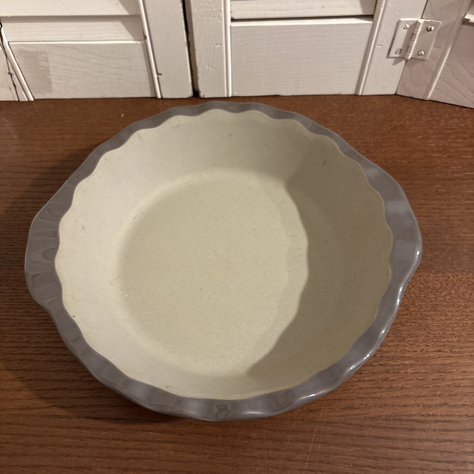 Pampered Chef Family Heritage Stoneware Gray Deep Dish Pie Plate 9.3” - Unused