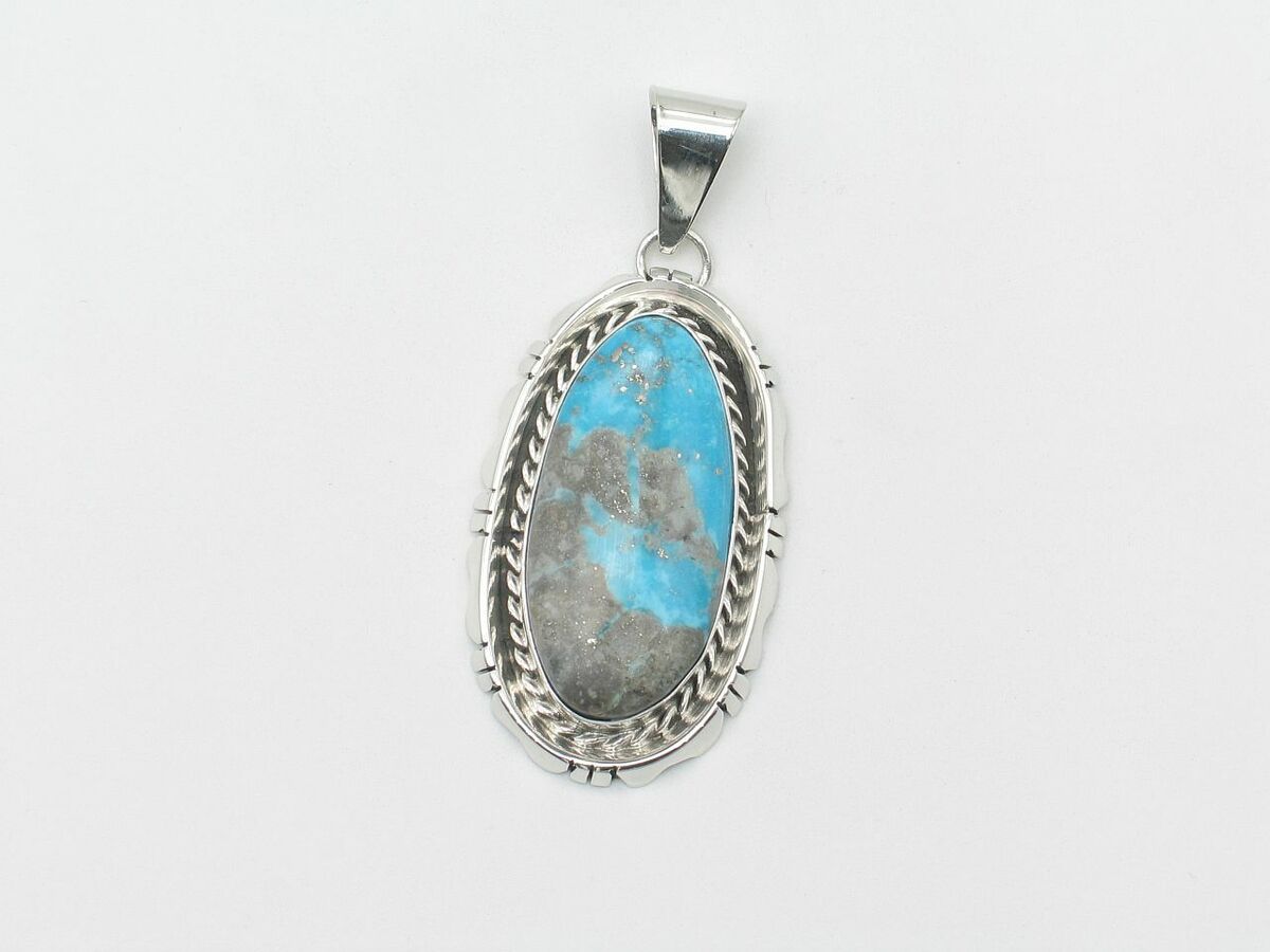 Vivid Turquoise Native American Navajo Sterling Silver Necklace Vivid Turquoise Native American Navajo Sterling Silver Necklace