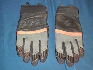 jaqueta e luvas para moto