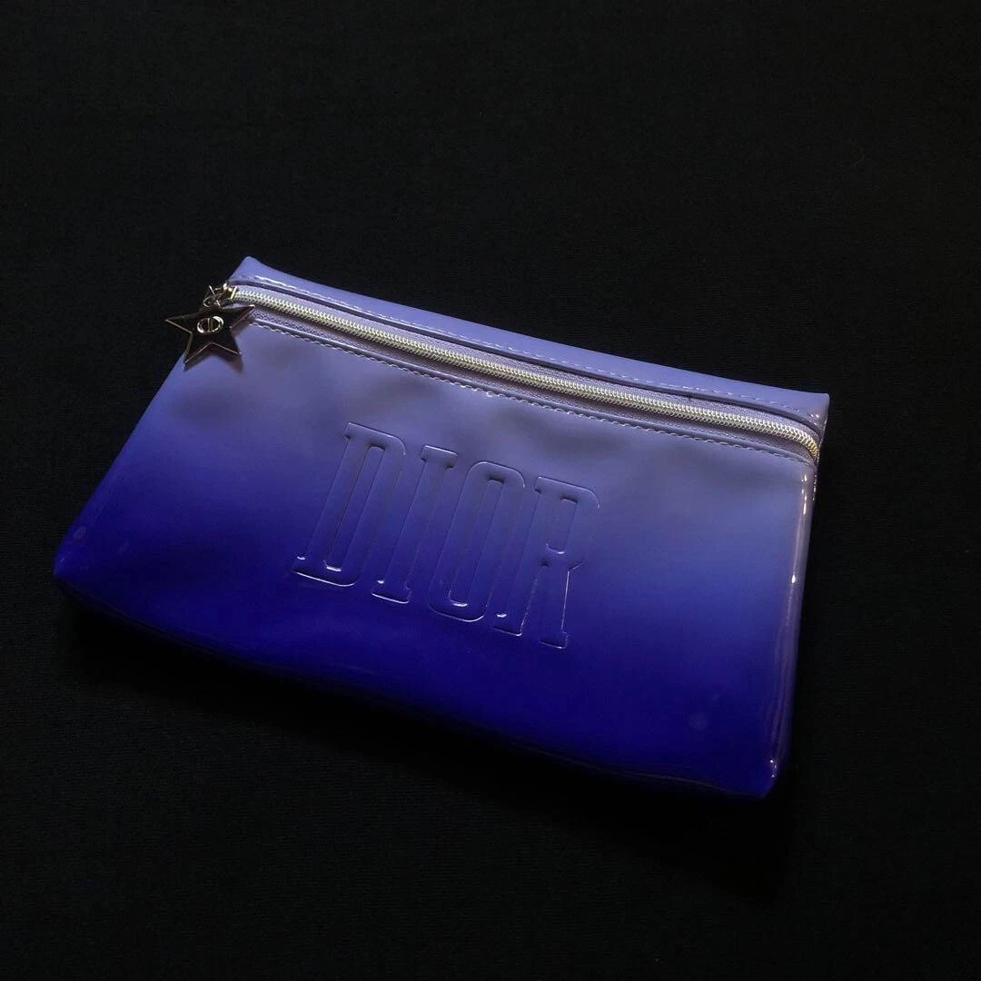 Pochette émaillée Christian Dior gradation bleue 12 cm x 20 cm nouveauté trousse maquillage cadeau