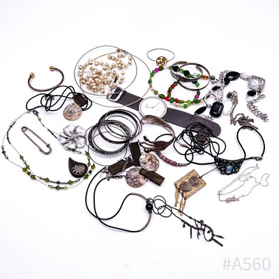 Vintage Jewellery Bundle: Necklaces, Bracelets, Brooches From An Estate