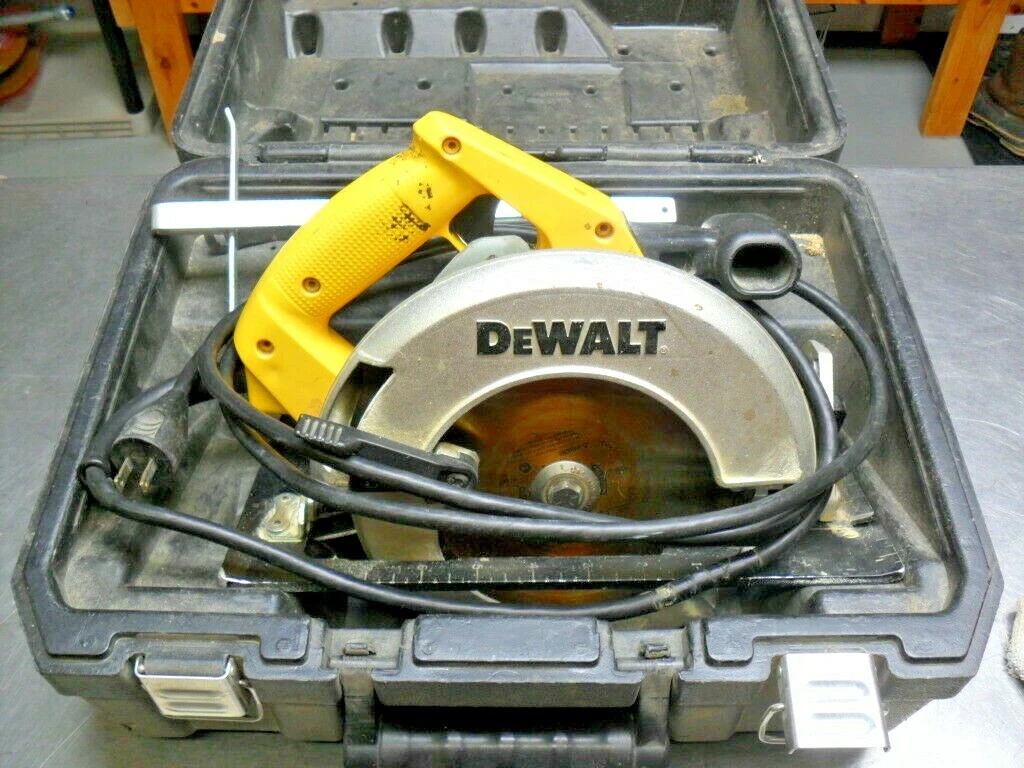 Dewalt corded skill saw outlet