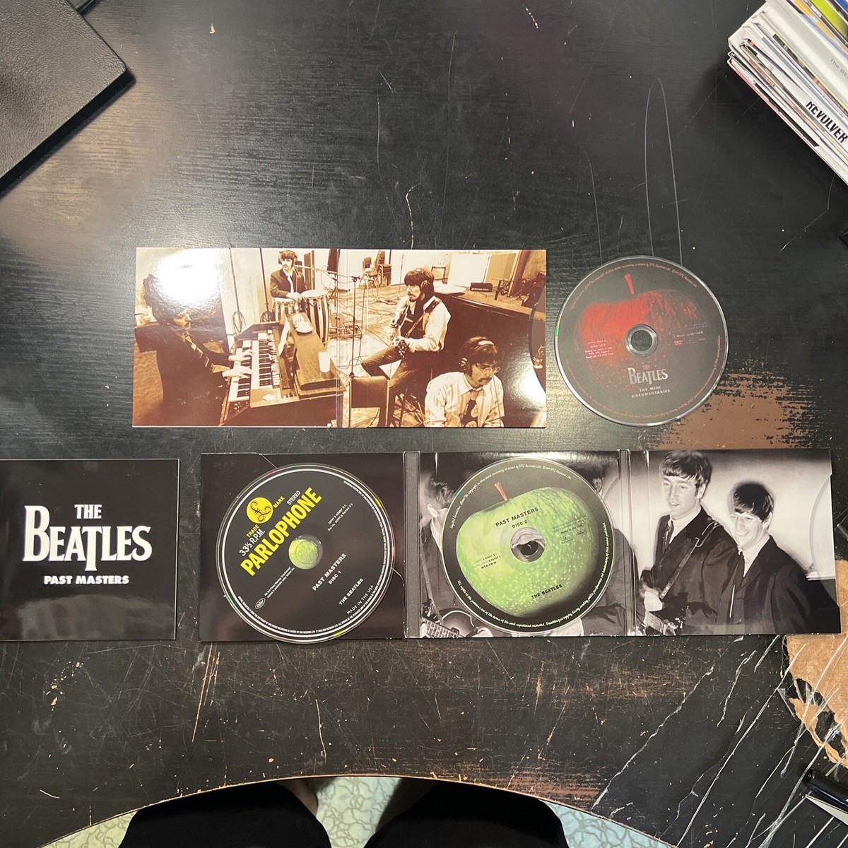 The Beatles: Box Set Limited Edition - 13 CDs/Mini Doc/Past The Beatles: Box Set Limited Edition - 13 CDs/Mini Doc/Past