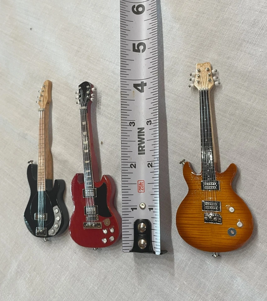 MINIATURE DRUM & GUITAR SET - LINKIN PARK #1 - MEMORABILIA AND COLLECTIBLES - Image 3 of 4